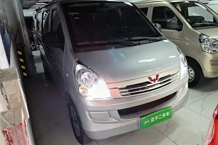 Used Wuling Rongguang S 2023 1.5L Base Version 5/7 Seats Front Right 45 Deg