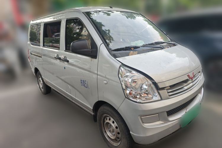 Used Wuling Rongguang S 2023 1.5L Base Version 5/7 Seats Front Right 45 Deg