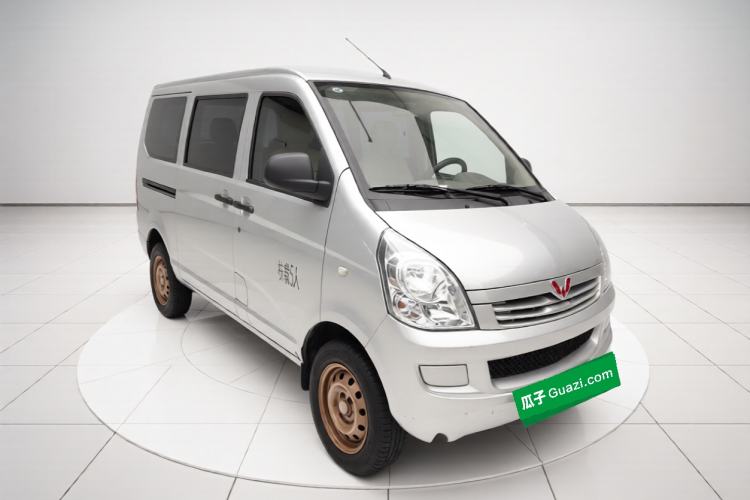 Used Wuling Rongguang S 2023 1.5L Base Version 5/7 Seats Front Right 45 Deg