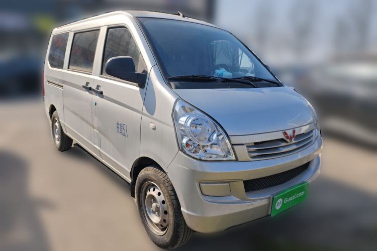 Used Wuling Rongguang S 2023 1.5L Base Version 5/7 Seats Front Right 45 Deg