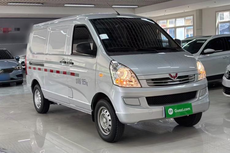 Used Wuling Rongguang S 2023 1.5L Basic Enclosed-Window Vehicle 2 Seats Front Right 45 Deg