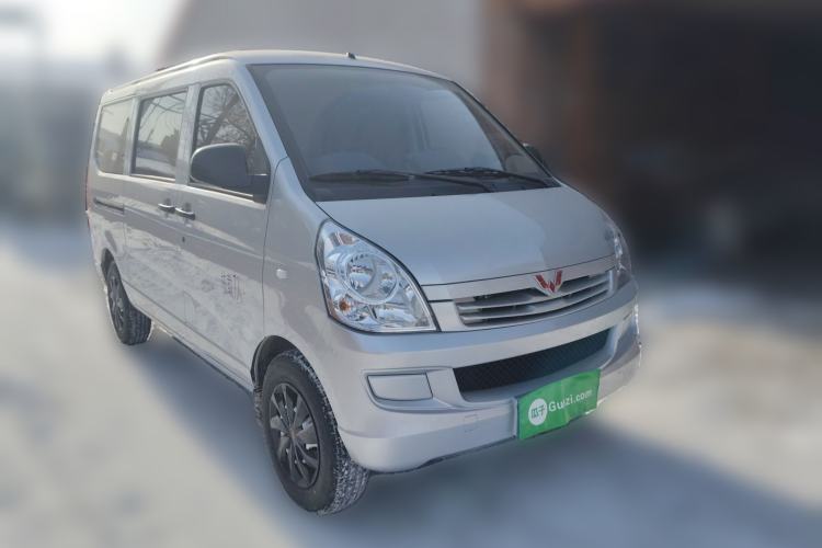 Used Wuling Rongguang S 2023 1.5L Base Version 5/7 Seats Front Right 45 Deg