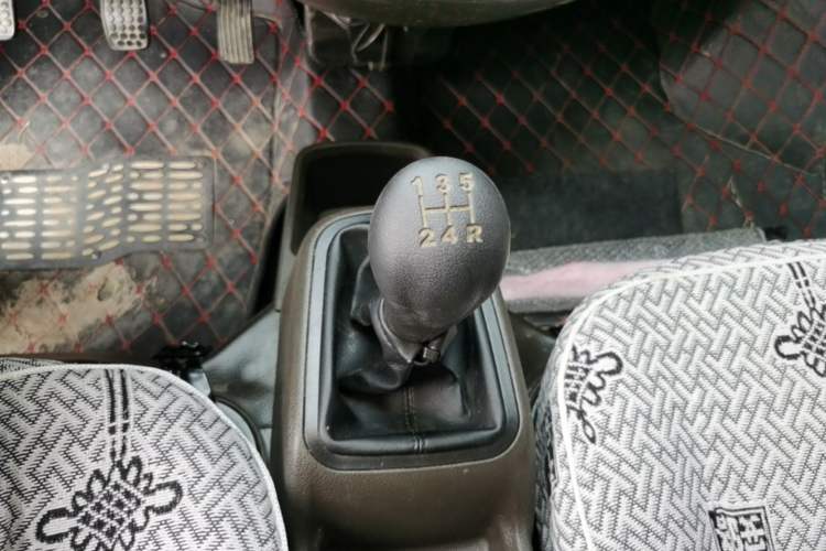 Used Wuling Rongguang S 2023 1.5L Base Version 5/7 Seats Gear Lever