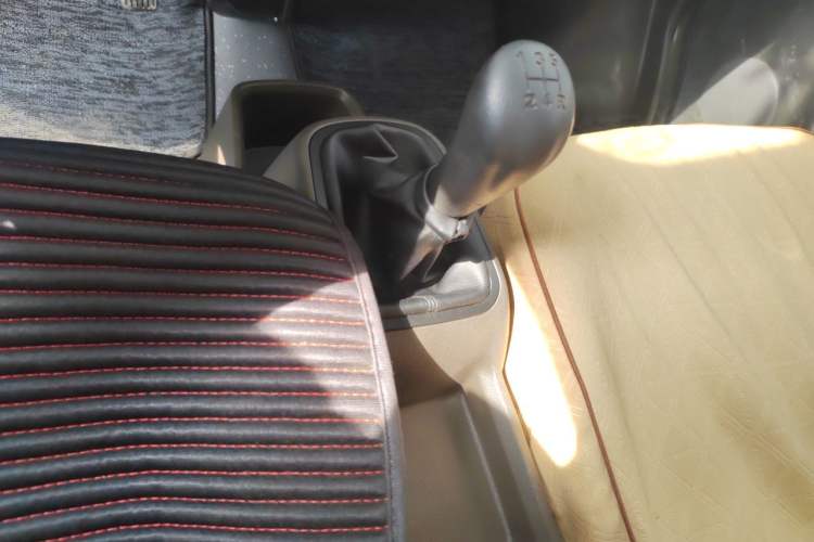 Used Wuling Rongguang S 2023 1.5L Base Version 5/7 Seats Gear Lever