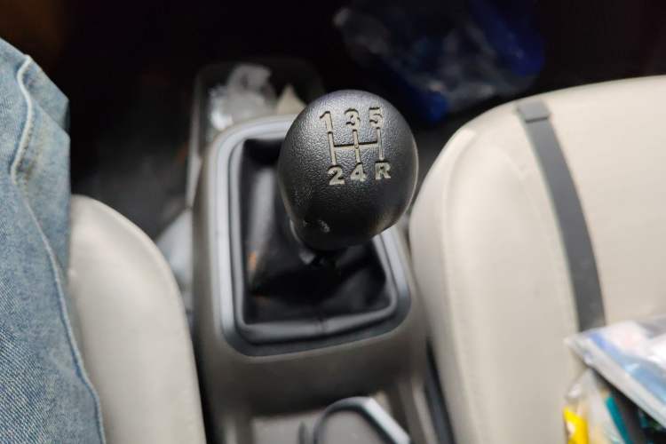 Used Wuling Rongguang S 2023 1.5L Base Version 5/7 Seats Gear Lever