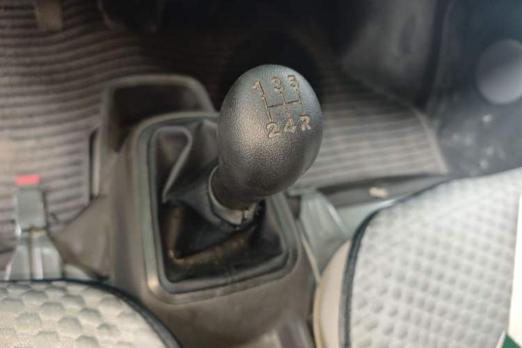Used Wuling Rongguang S 2023 1.5L Base Version 5/7 Seats Gear Lever