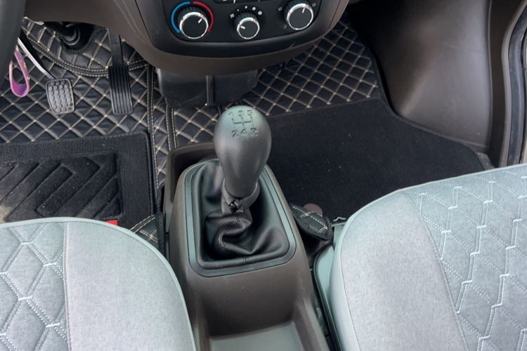 Used Wuling Rongguang S 2023 1.5L Base Version 5/7 Seats Gear Lever