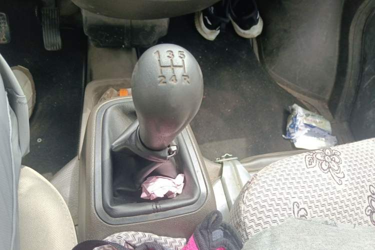 Used Wuling Rongguang S 2023 1.5L Base Version 5/7 Seats Gear Lever