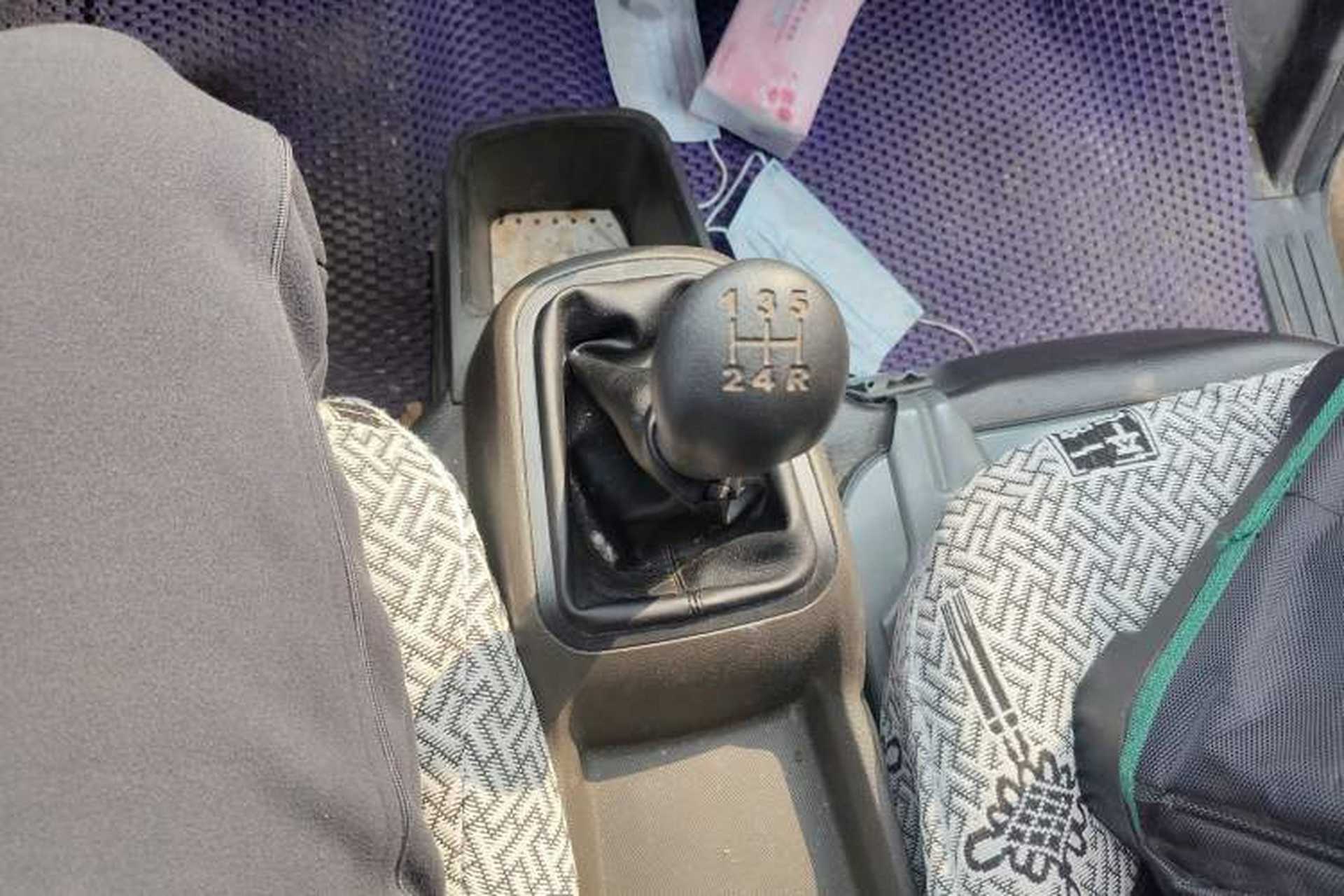 Used Wuling Rongguang S 2023 1.5L Basic Enclosed-Window Vehicle 2 Seats Gear Lever