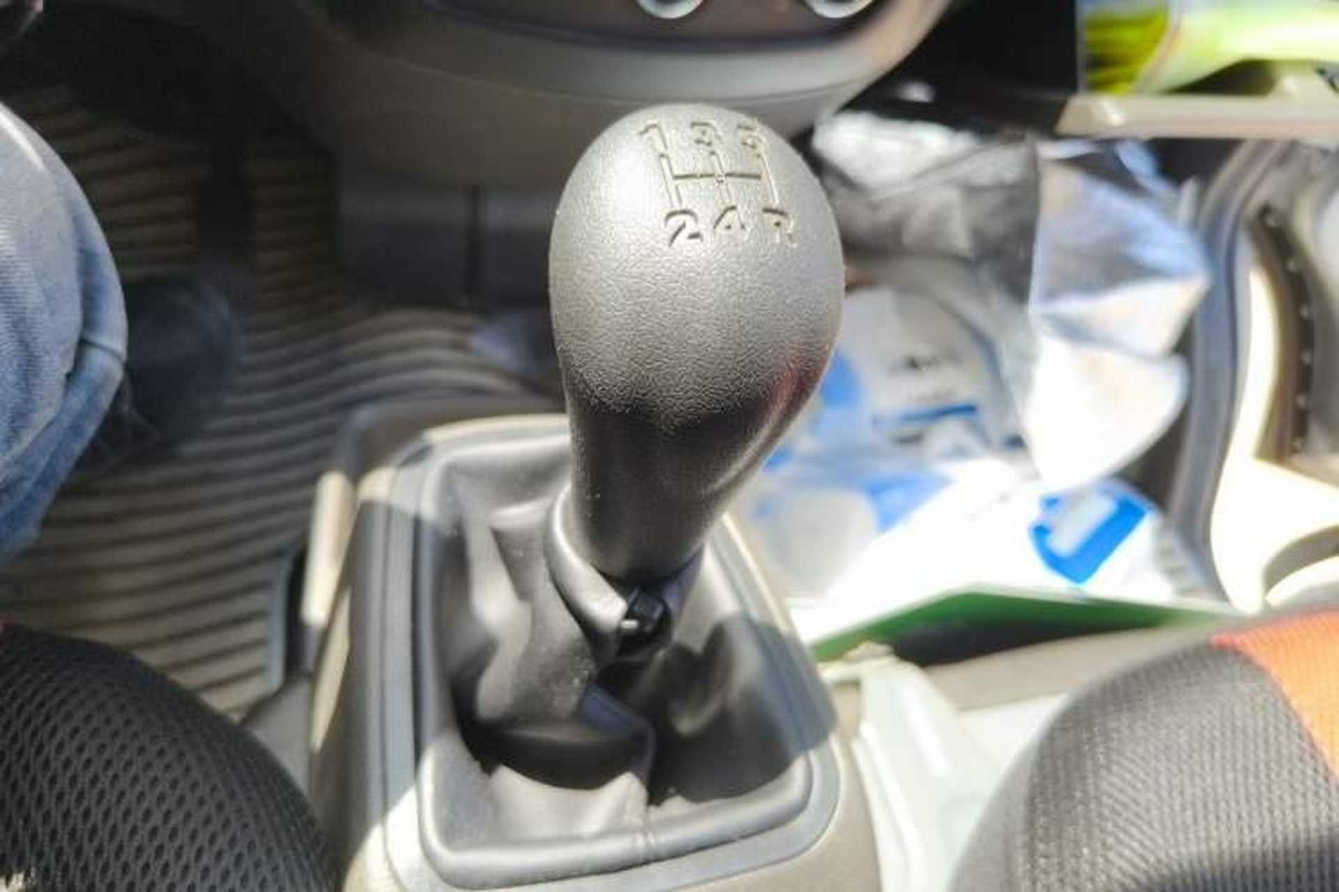 Used Wuling Rongguang S 2023 1.5L Basic Enclosed-Window Vehicle 2 Seats Gear Lever