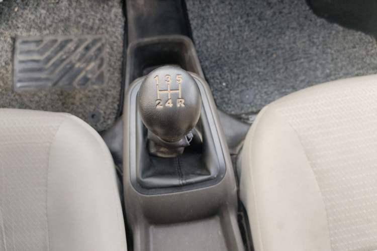 Used Wuling Rongguang S 2023 1.5L Basic Enclosed-Window Vehicle 2 Seats Gear Lever