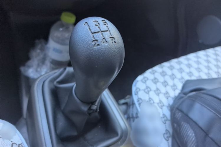 Used Wuling Rongguang S 2023 1.5L Base Version 5/7 Seats Gear Lever