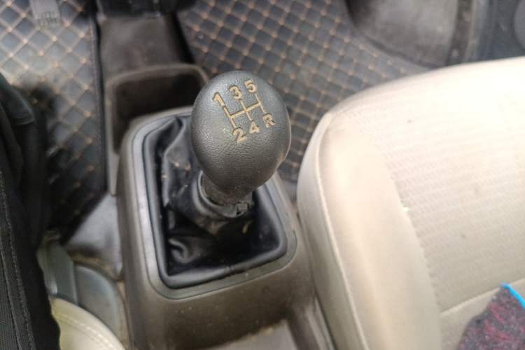 Used Wuling Rongguang S 2023 1.5L Base Version 5/7 Seats Gear Lever