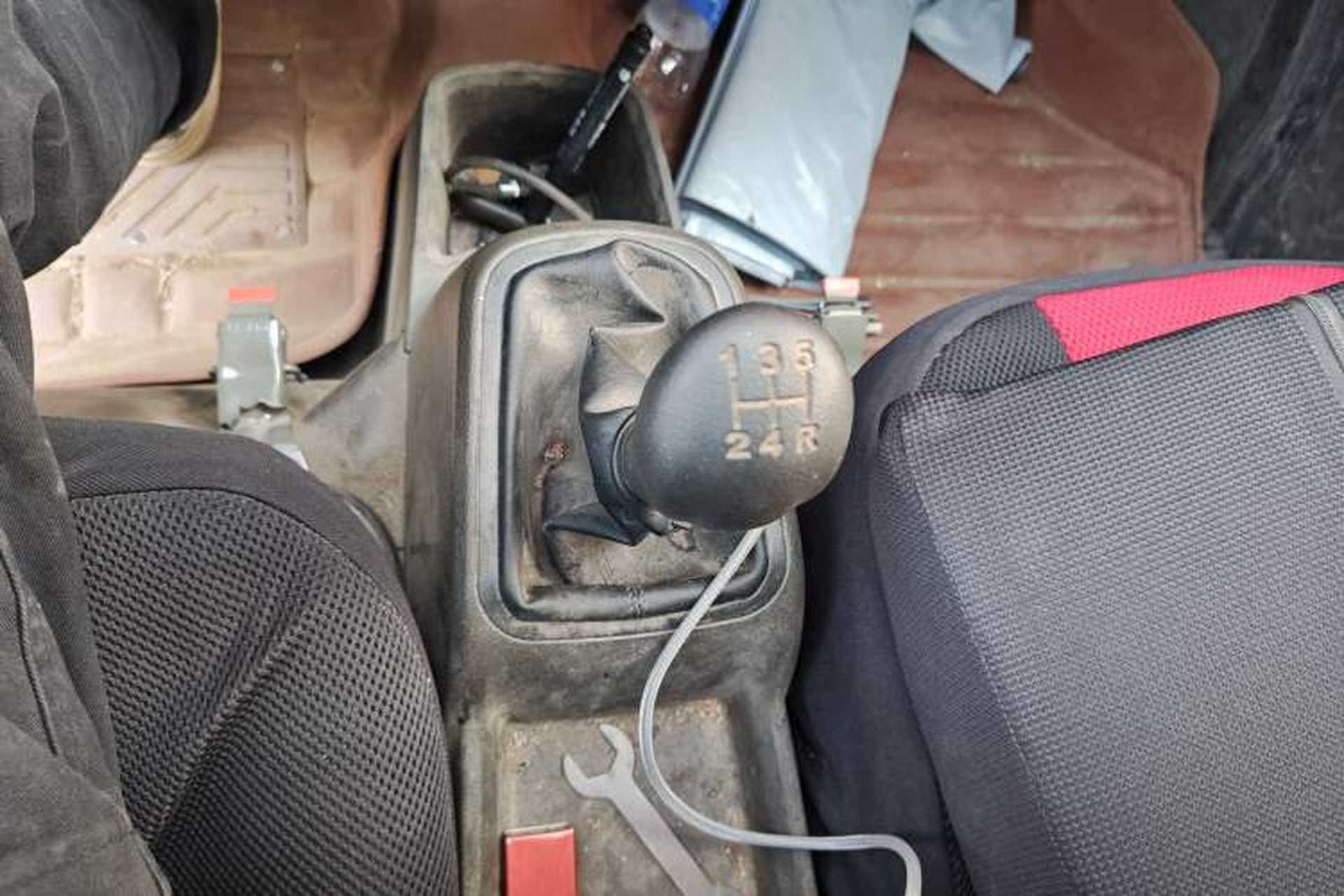 Used Wuling Rongguang S 2023 1.5L Basic Enclosed-Window Vehicle 2 Seats Gear Lever