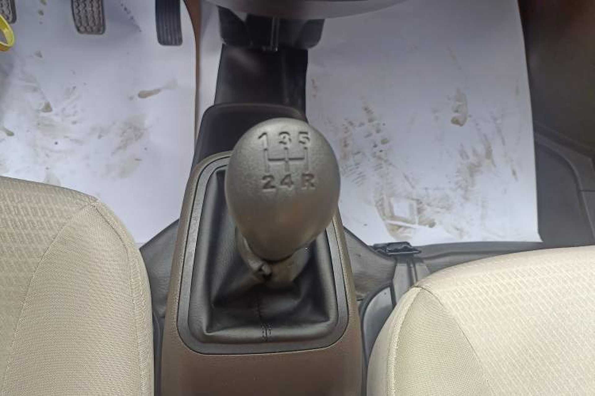 Used Wuling Rongguang S 2023 1.5L Basic Enclosed-Window Vehicle 2 Seats Gear Lever