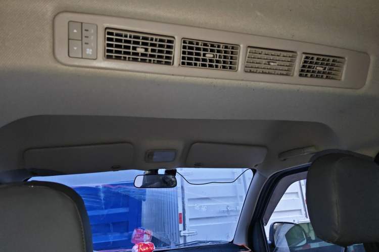 Used Wuling Rongguang S 2023 1.5L Base Version 5/7 Seats Headliner