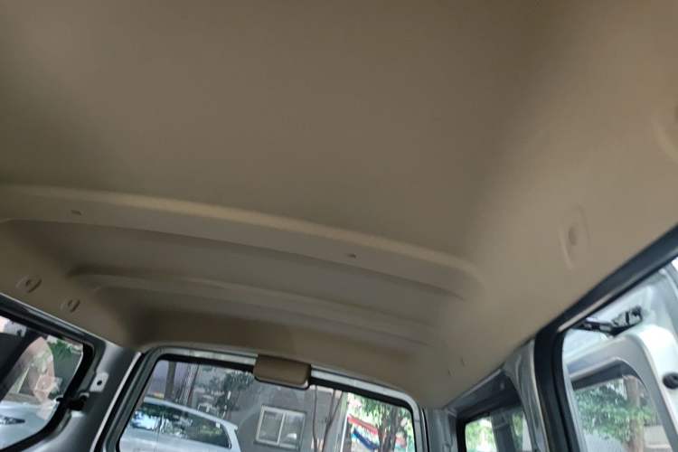 Used Wuling Rongguang S 2023 1.5L Base Version 5/7 Seats Headliner