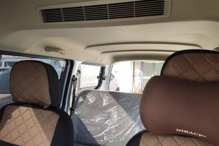 Used Wuling Rongguang S 2023 1.5L Base Version 5/7 Seats Headliner