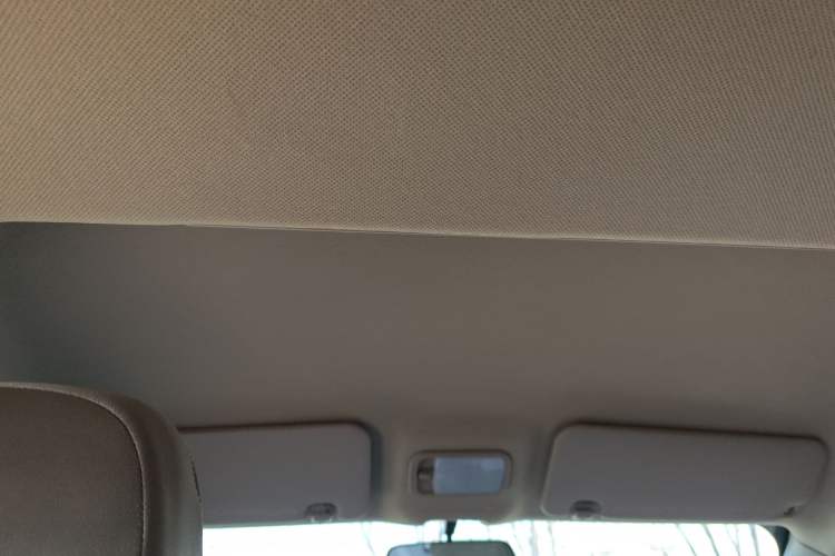 Used Wuling Rongguang S 2023 1.5L Base Version 5/7 Seats Headliner