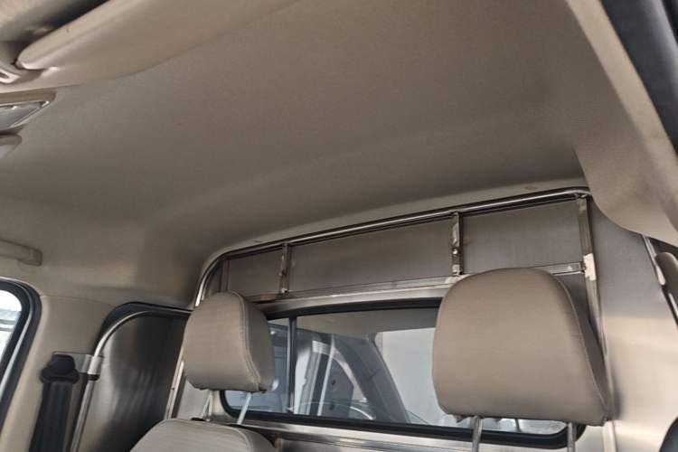 Used Wuling Rongguang S 2023 1.5L Basic Enclosed-Window Vehicle 2 Seats Headliner