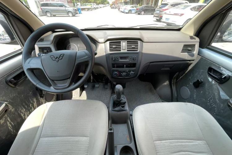 Used Wuling Rongguang S 2023 1.5L Base Version 5/7 Seats Interior 1