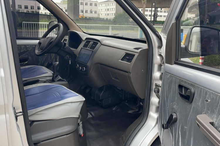 Used Wuling Rongguang S 2023 1.5L Base Version 5/7 Seats Interior 10