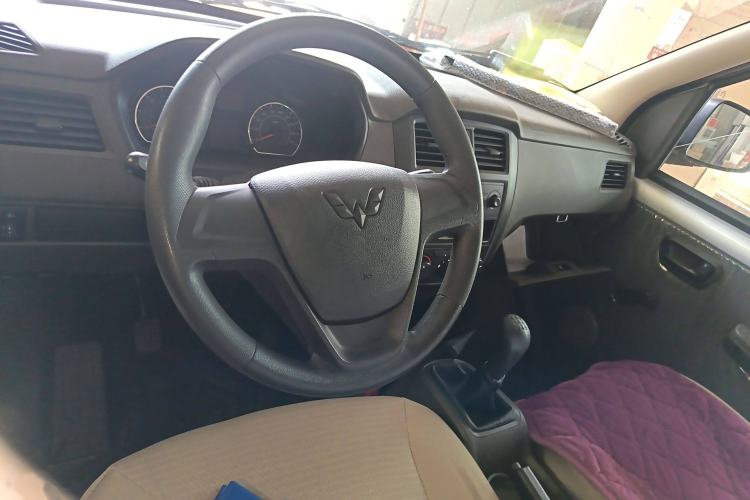 Used Wuling Rongguang S 2023 1.5L Basic Enclosed-Window Vehicle 2 Seats Interior 2