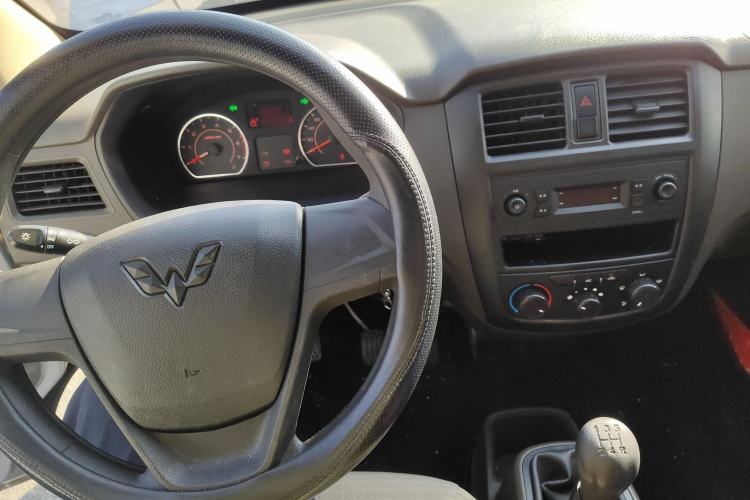 Used Wuling Rongguang S 2023 1.5L Base Version 5/7 Seats Interior 2