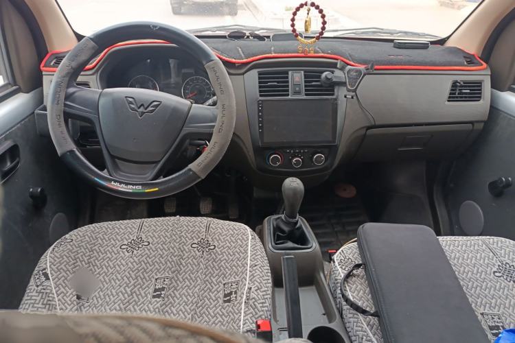 Used Wuling Rongguang S 2023 1.5L Base Version 5/7 Seats Interior 2