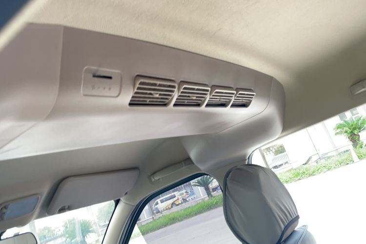 Used Wuling Rongguang S 2023 1.5L Base Version 5/7 Seats Interior 3