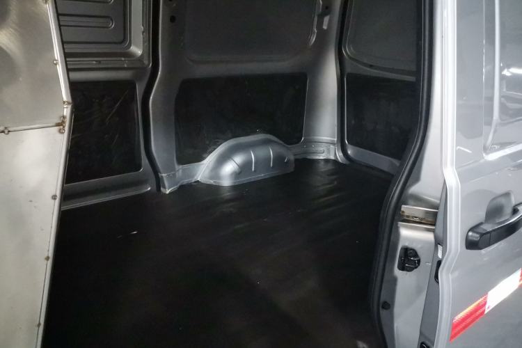 Used Wuling Rongguang S 2023 1.5L Basic Enclosed-Window Vehicle 2 Seats Interior 4