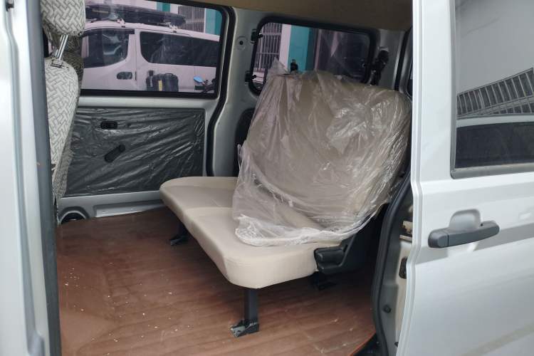 Used Wuling Rongguang S 2023 1.5L Base Version 5/7 Seats Interior 4