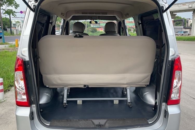 Used Wuling Rongguang S 2023 1.5L Base Version 5/7 Seats Interior 4