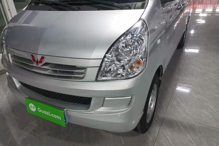 Used Wuling Rongguang S 2023 1.5L Basic Enclosed-Window Vehicle 2 Seats Left Front Headlight