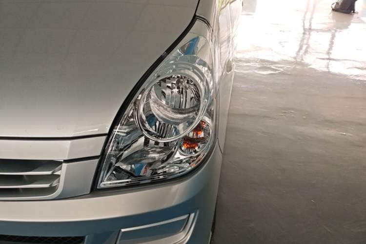 Used Wuling Rongguang S 2023 1.5L Base Version 5/7 Seats Left Front Headlight