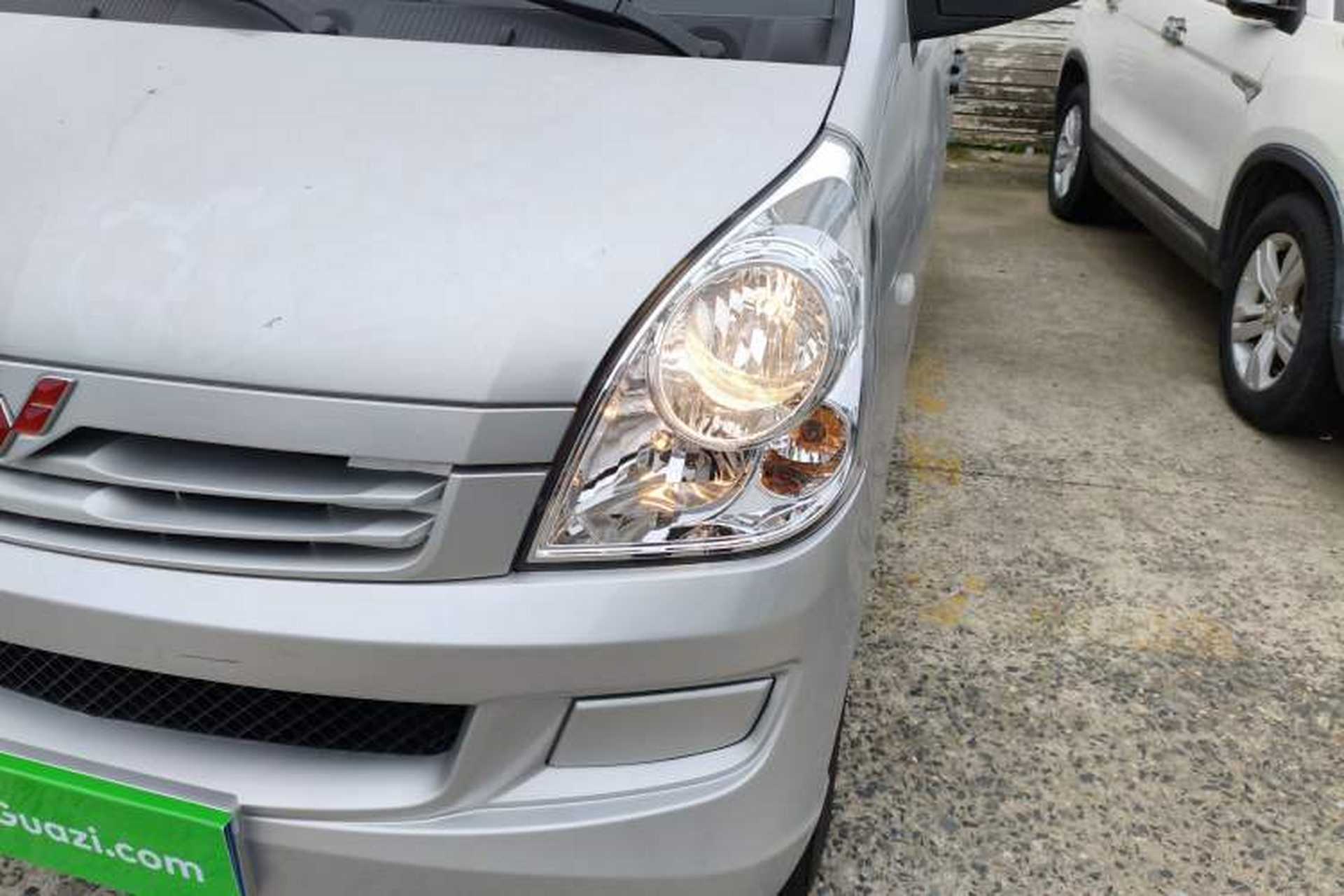 Used Wuling Rongguang S 2023 1.5L Base Version 5/7 Seats Left Front Headlight