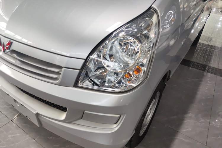 Used Wuling Rongguang S 2023 1.5L Basic Enclosed-Window Vehicle 2 Seats Left Front Headlight