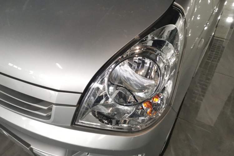 Used Wuling Rongguang S 2023 1.5L Basic Enclosed-Window Vehicle 2 Seats Left Front Headlight