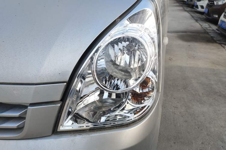 Used Wuling Rongguang S 2023 1.5L Basic Enclosed-Window Vehicle 2 Seats Left Front Headlight