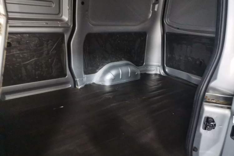 Used Wuling Rongguang S 2023 1.5L Basic Enclosed-Window Vehicle 2 Seats Left Front Seat