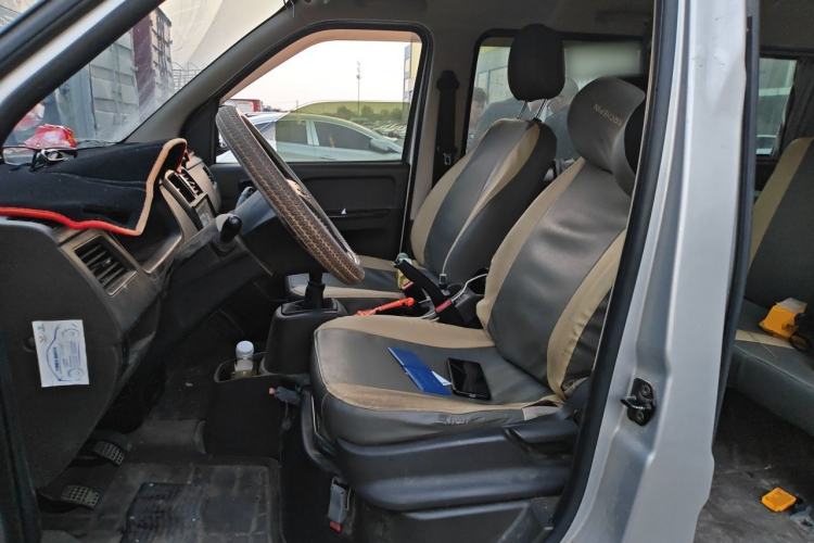 Used Wuling Rongguang S 2023 1.5L Base Version 5/7 Seats Left Front Seat