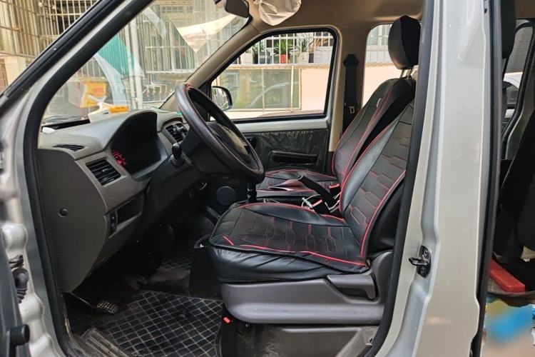 Used Wuling Rongguang S 2023 1.5L Base Version 5/7 Seats Left Front Seat