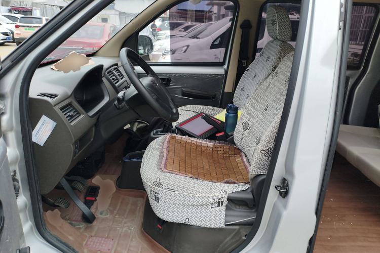 Used Wuling Rongguang S 2023 1.5L Base Version 5/7 Seats Left Front Seat