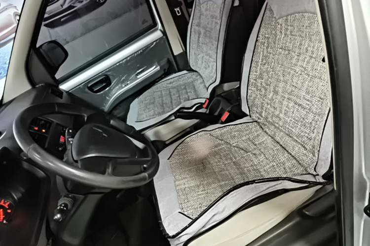 Used Wuling Rongguang S 2023 1.5L Base Version 5/7 Seats Left Front Seat