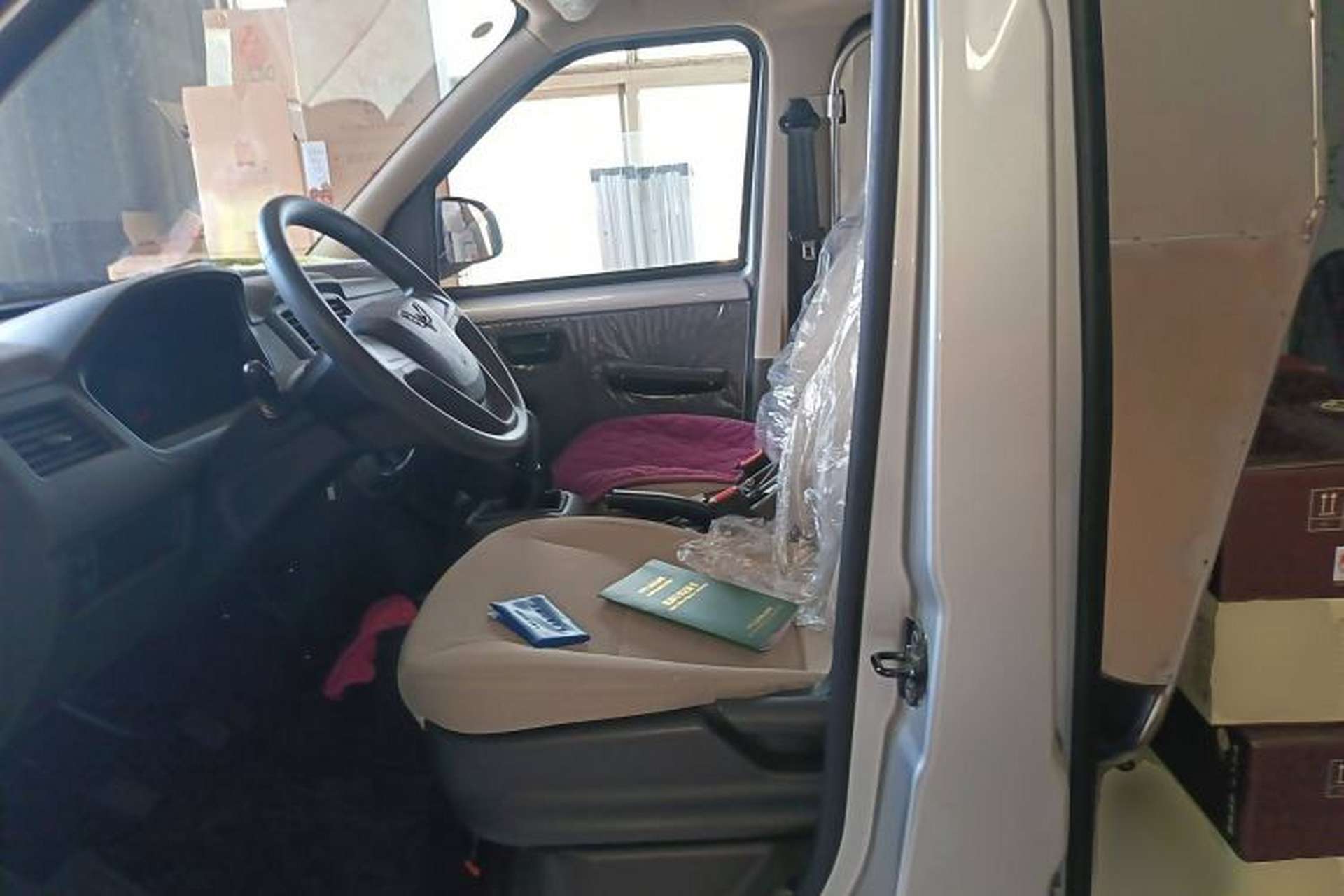 Used Wuling Rongguang S 2023 1.5L Basic Enclosed-Window Vehicle 2 Seats Left Front Seat