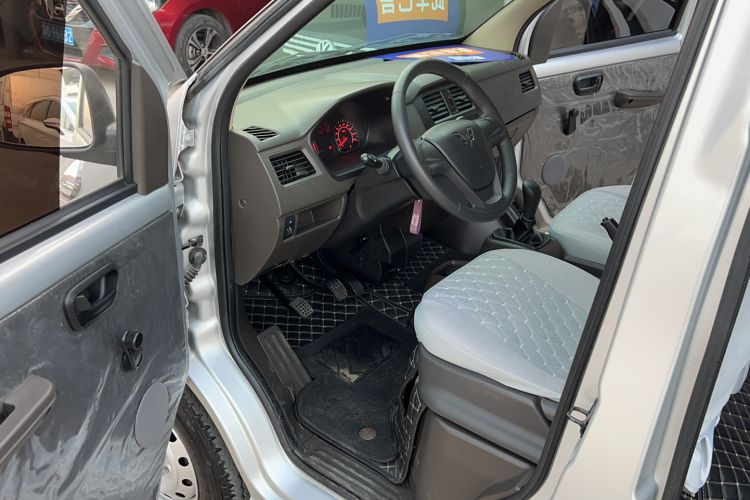 Used Wuling Rongguang S 2023 1.5L Base Version 5/7 Seats Left Front Seat