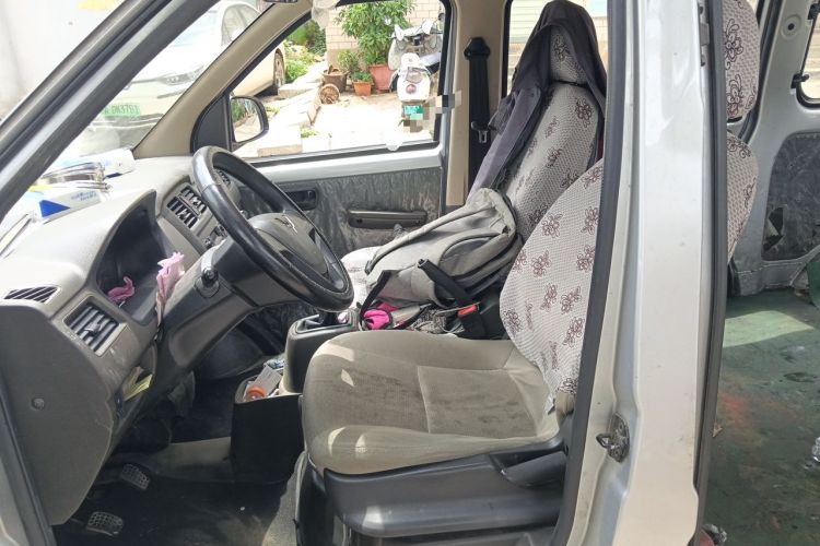 Used Wuling Rongguang S 2023 1.5L Base Version 5/7 Seats Left Front Seat