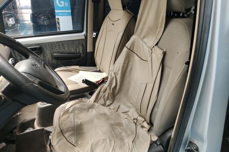Used Wuling Rongguang S 2023 1.5L Base Version 5/7 Seats Left Front Seat