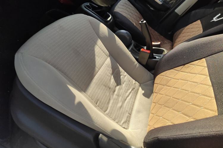 Used Wuling Rongguang S 2023 1.5L Base Version 5/7 Seats Left Front Seat