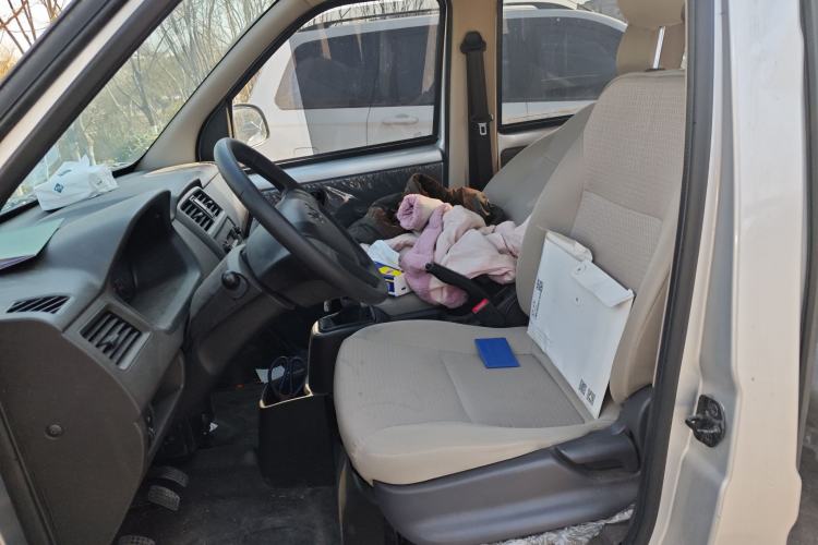 Used Wuling Rongguang S 2023 1.5L Base Version 5/7 Seats Left Front Seat